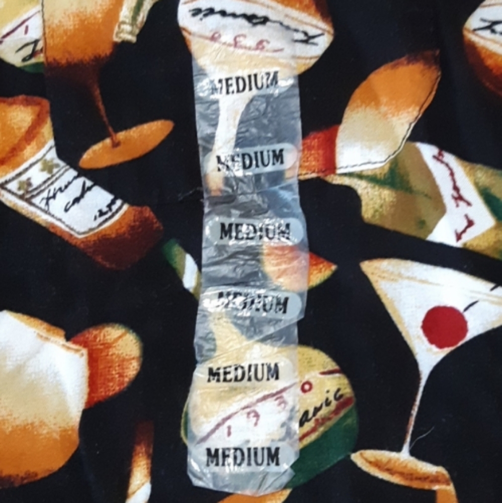 Womens Hawaiian shirt Black Sz M Shortsleeve bar Top liquor button up casual top - Picture 2 of 7